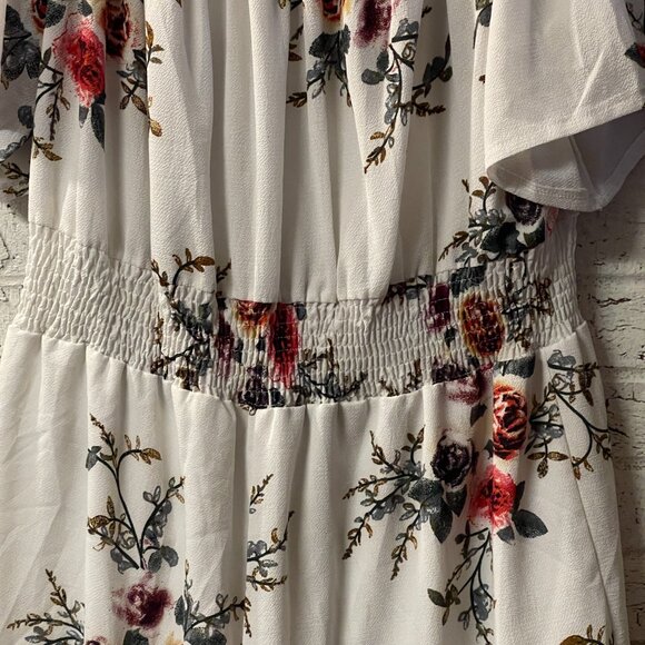 Boho Chic Off-Shoulder Floral Romper โ Size Large - Picture 7 of 11